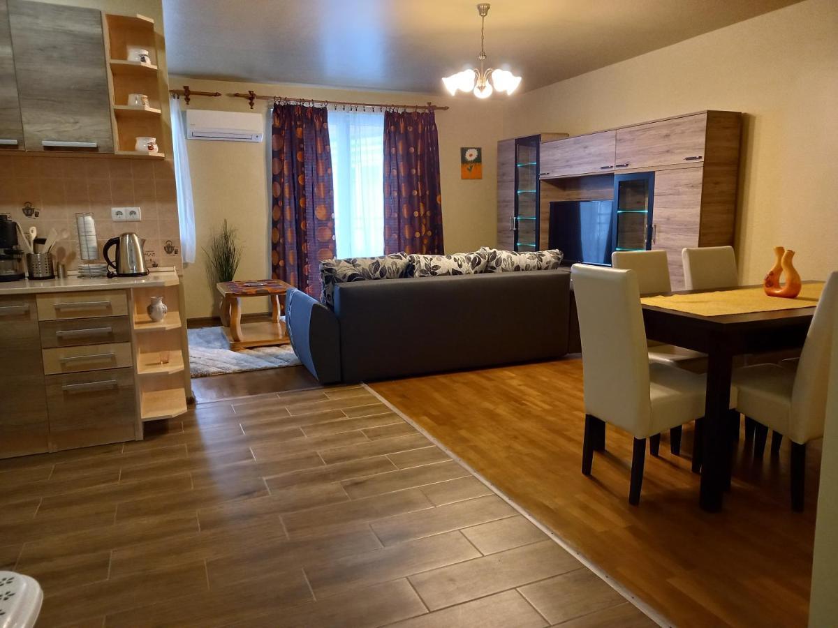 Thermal Apartman Hajdúszoboszló Esterno foto