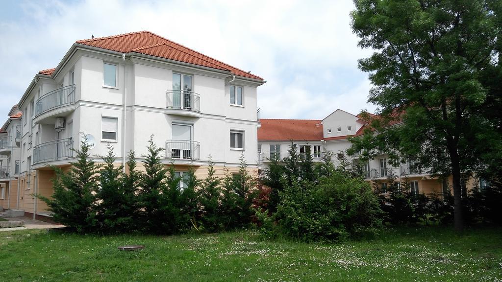 Thermal Apartman Hajdúszoboszló Esterno foto